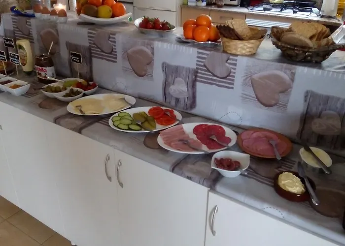 The Sunlight Bed and Breakfast Σίτζες